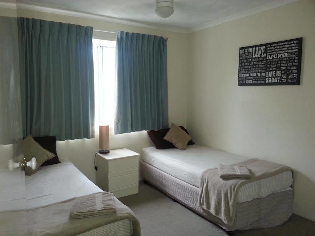 Koala Cove Holiday Apartments โกลด์โคสต์ ภายนอก รูปภาพ