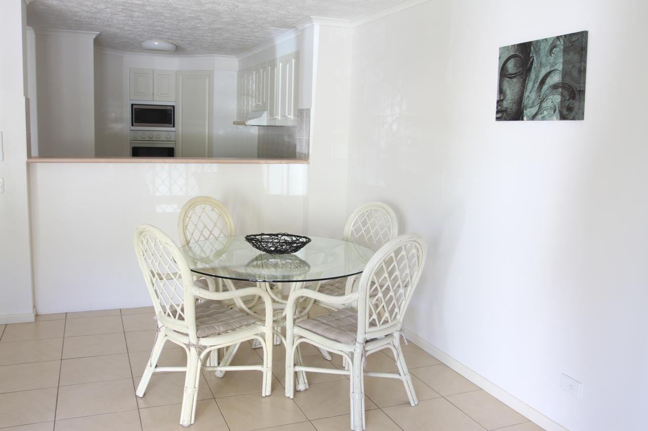Koala Cove Holiday Apartments โกลด์โคสต์ ภายนอก รูปภาพ