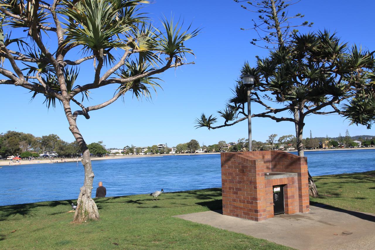 Koala Cove Holiday Apartments โกลด์โคสต์ ภายนอก รูปภาพ