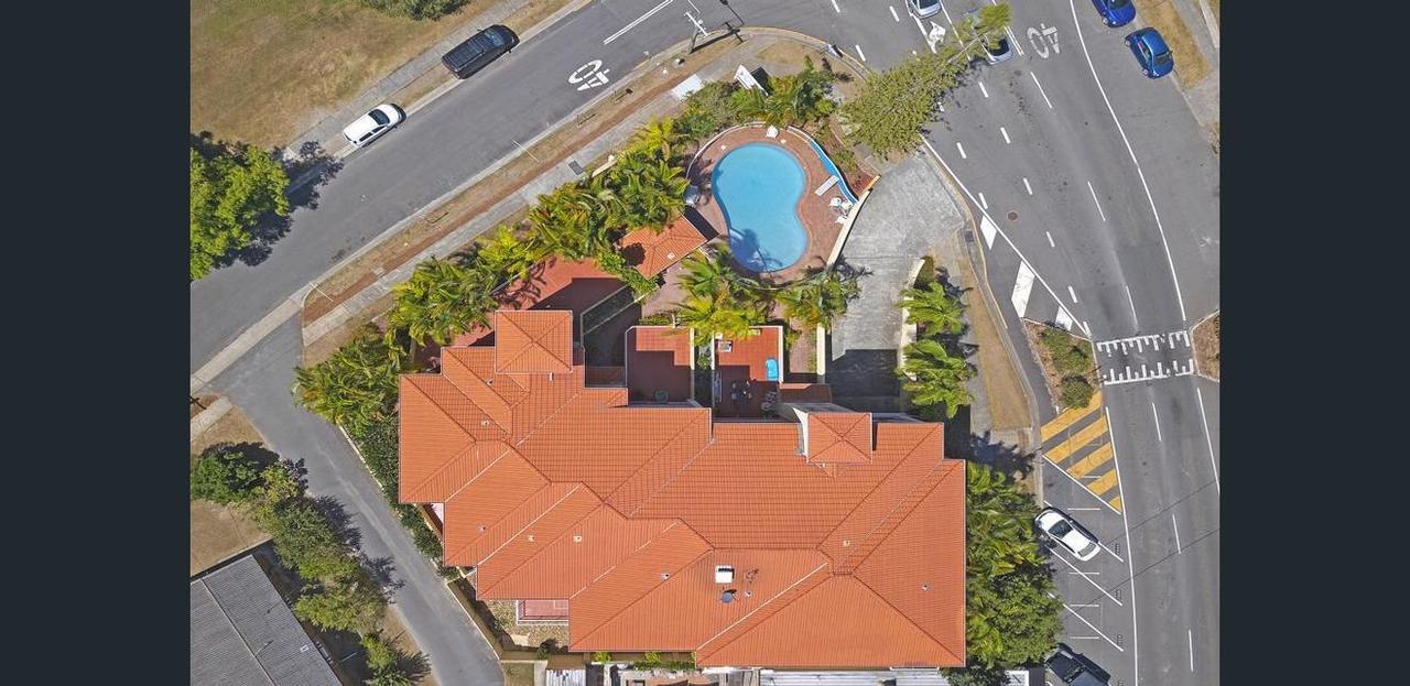 Koala Cove Holiday Apartments โกลด์โคสต์ ภายนอก รูปภาพ