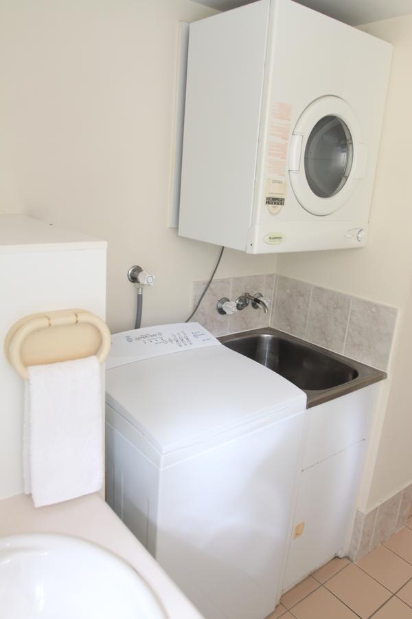 Koala Cove Holiday Apartments โกลด์โคสต์ ภายนอก รูปภาพ